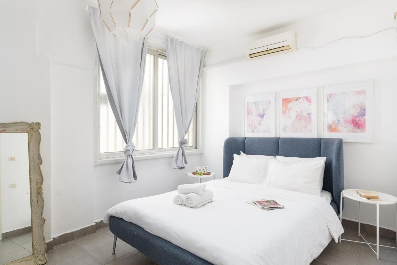 Sea View 2 Bedroom Apartment With Bomb Shelter 텔아비브 외부 사진
