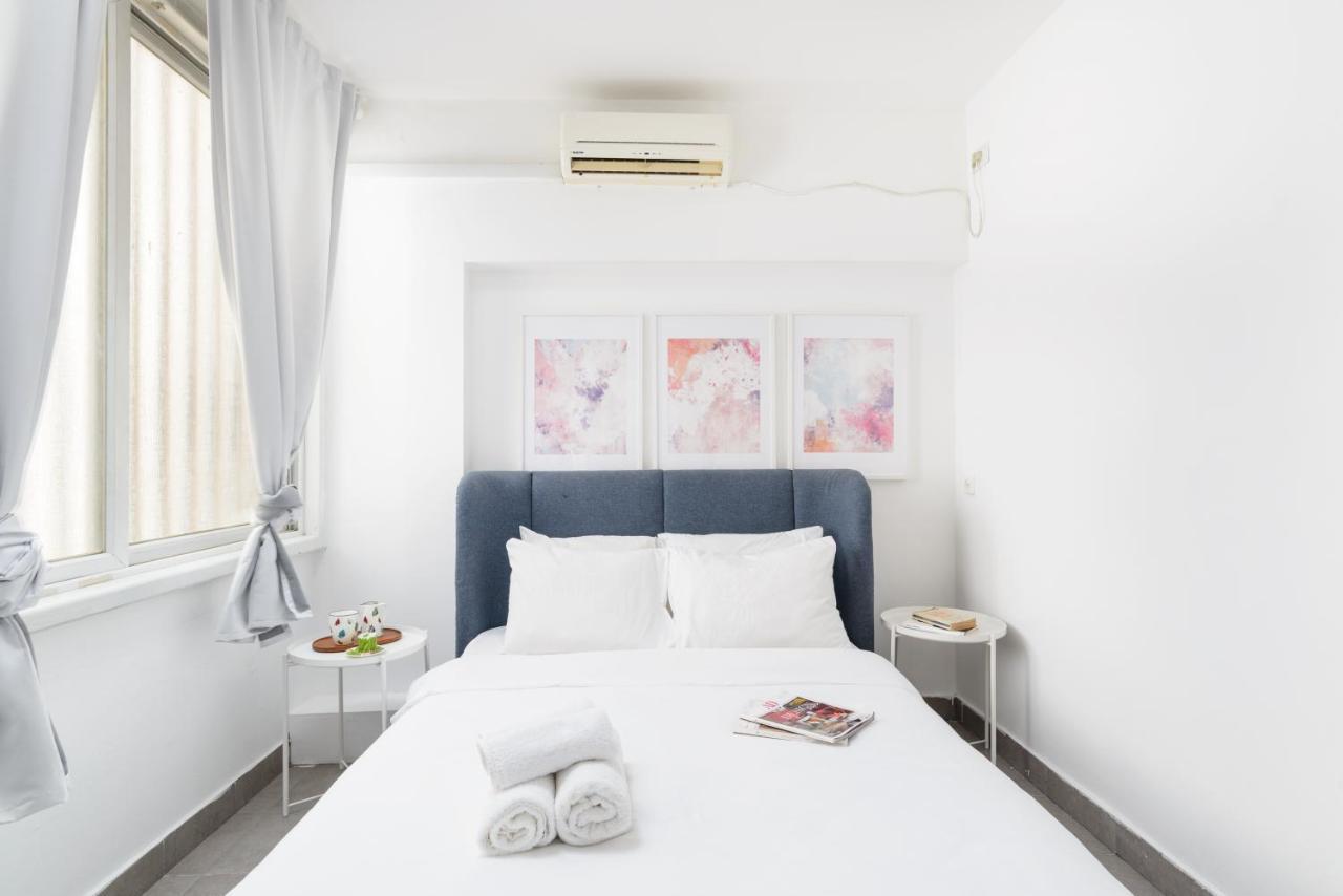 Sea View 2 Bedroom Apartment With Bomb Shelter 텔아비브 외부 사진