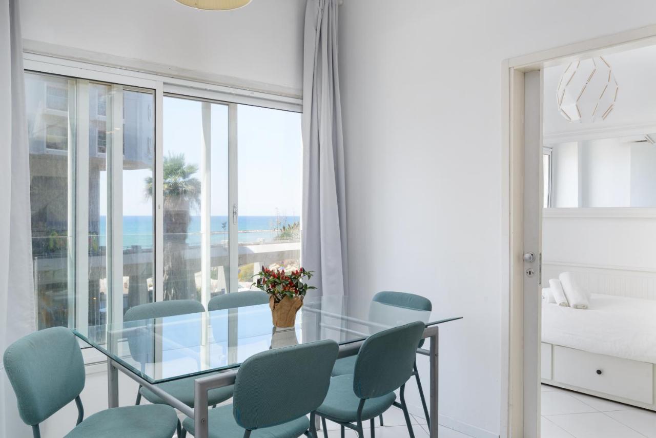 Sea View 2 Bedroom Apartment With Bomb Shelter 텔아비브 외부 사진