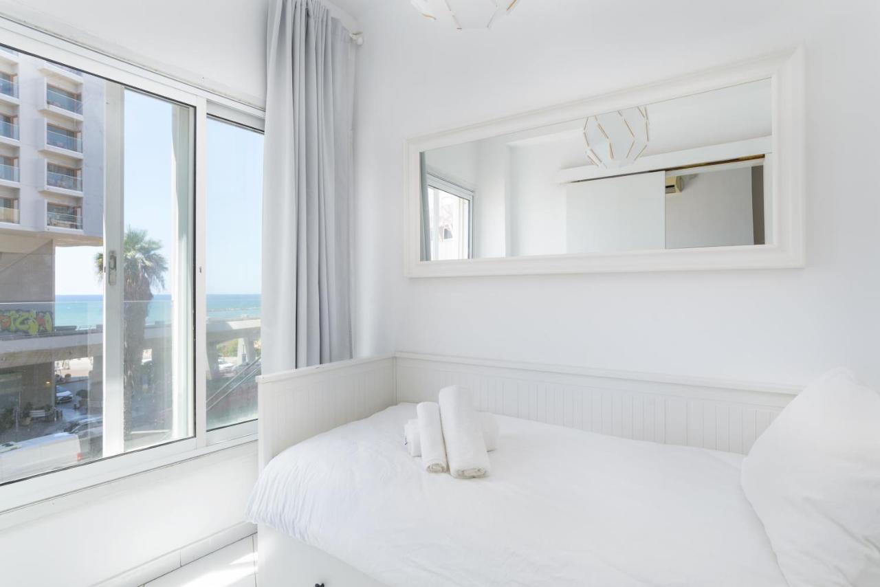 Sea View 2 Bedroom Apartment With Bomb Shelter 텔아비브 외부 사진